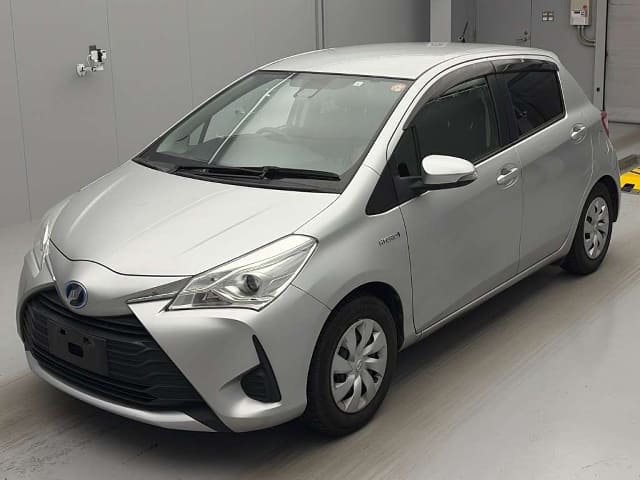 TOYOTA Vitz Hybrid