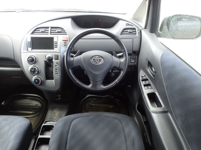 2005 TOYOTA Ractis