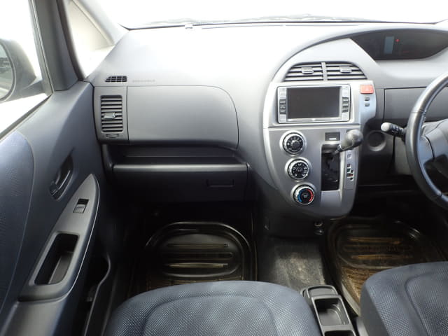 2005 TOYOTA Ractis
