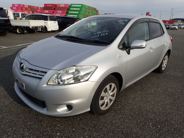 2011 TOYOTA Auris