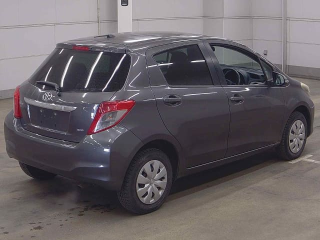 2011 TOYOTA Vitz