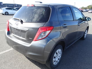 2011 TOYOTA Vitz