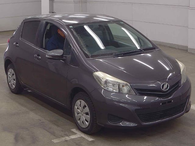 2011 TOYOTA Vitz
