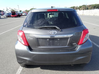 2011 TOYOTA Vitz