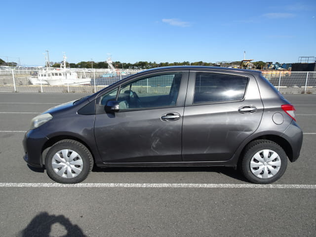 2011 TOYOTA Vitz