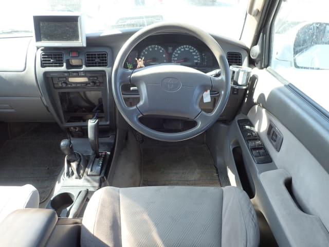 TOYOTA Hilux Surf thumbnail 32