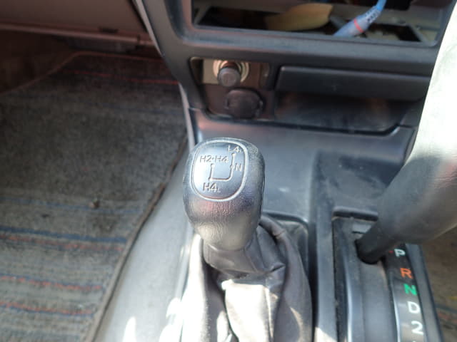 TOYOTA Hilux Surf thumbnail 37