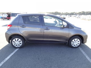 2011 TOYOTA Vitz