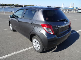 2011 TOYOTA Vitz