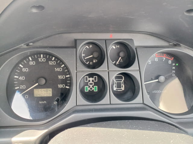 2005 MITSUBISHI Pajero