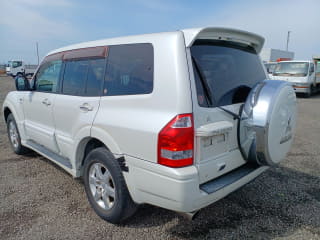 2005 MITSUBISHI Pajero