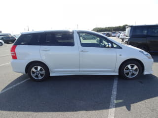 2005 TOYOTA Wish