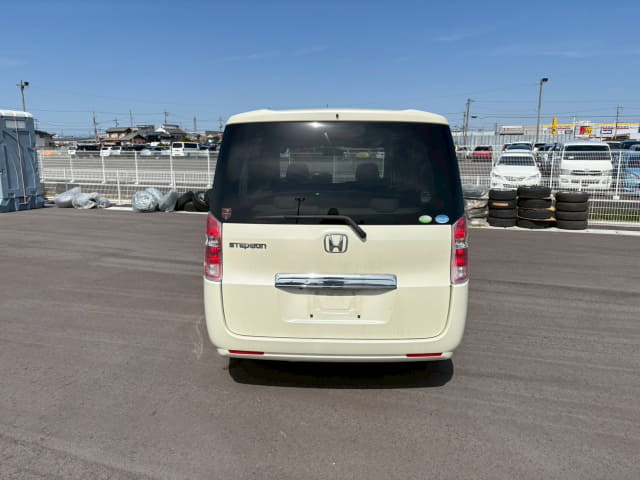 2010 HONDA Step WGN