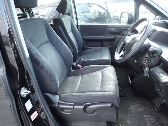 HONDA Step WGN thumbnail 25