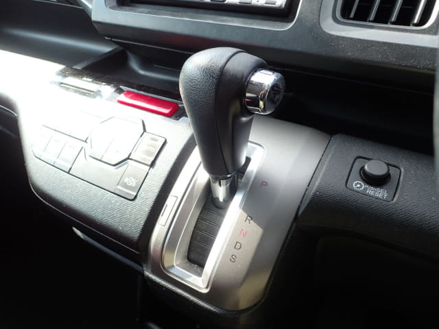 HONDA Step WGN thumbnail 36