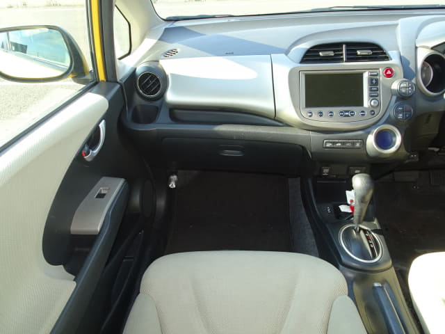 2011 HONDA Fit Hybrid