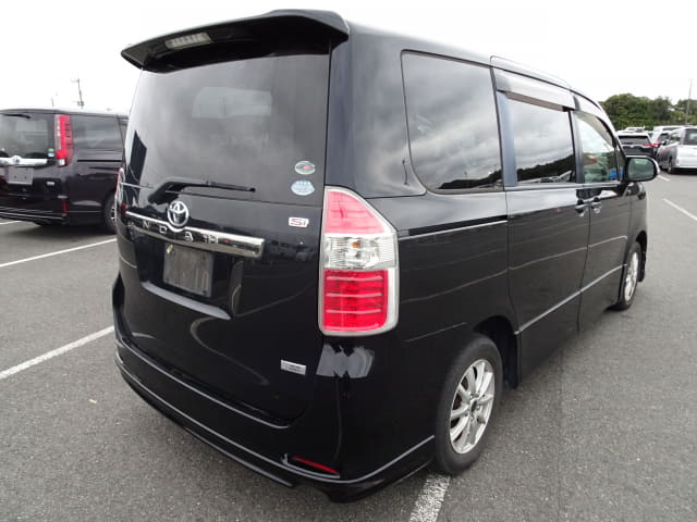 2009 TOYOTA Noah