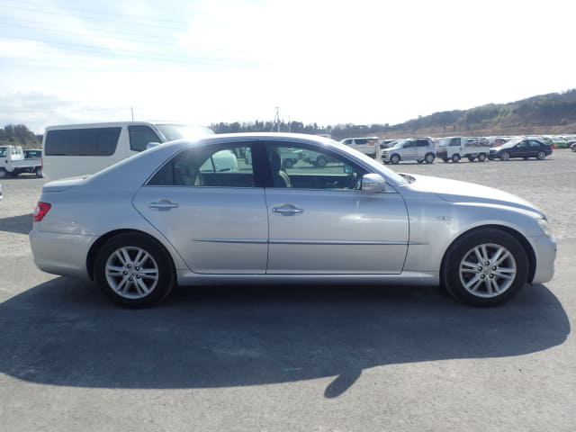 2004 TOYOTA Mark X