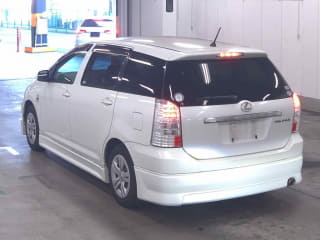2005 TOYOTA Wish