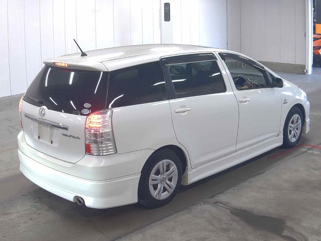 2005 TOYOTA Wish