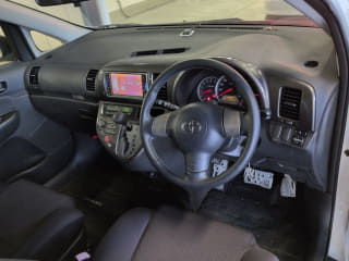 2005 TOYOTA Wish