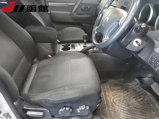 2009 MITSUBISHI Pajero