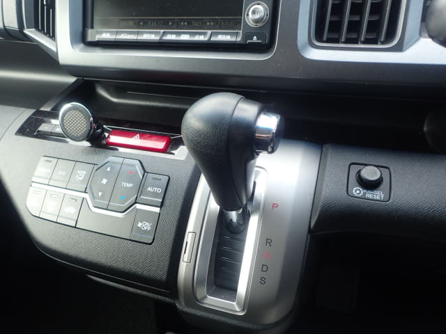 HONDA Step WGN thumbnail 37