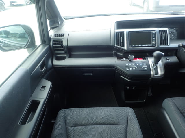 HONDA Step WGN thumbnail 34