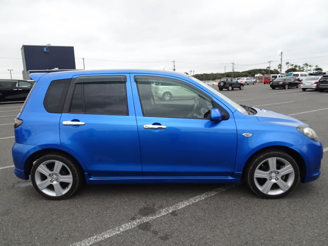 2006 MAZDA Demio