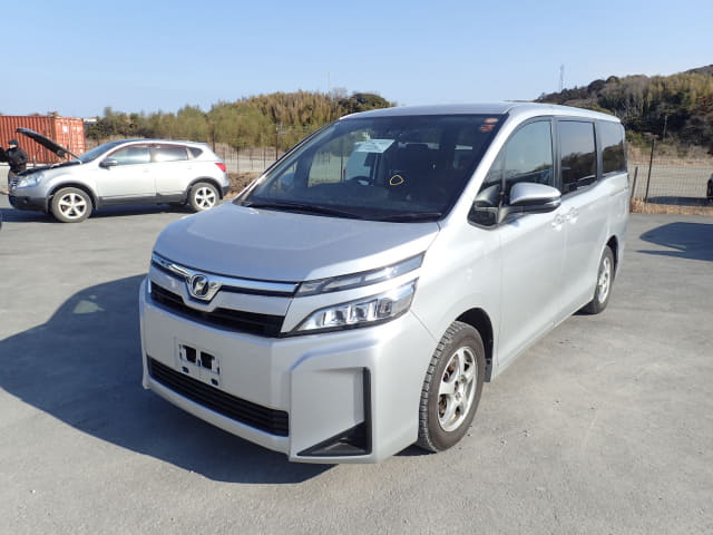 TOYOTA Voxy]