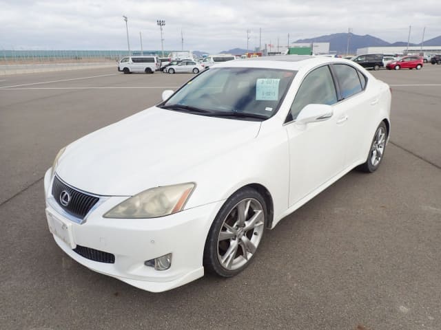 LEXUS IS]