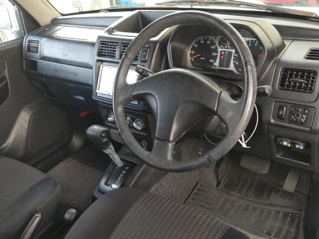 2005 MITSUBISHI Pajero Mini