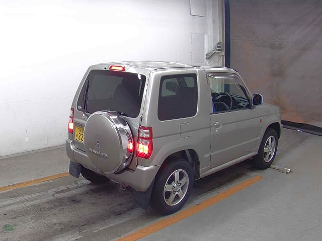 2005 MITSUBISHI Pajero Mini