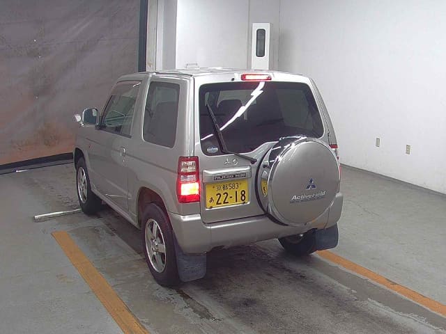 2005 MITSUBISHI Pajero Mini