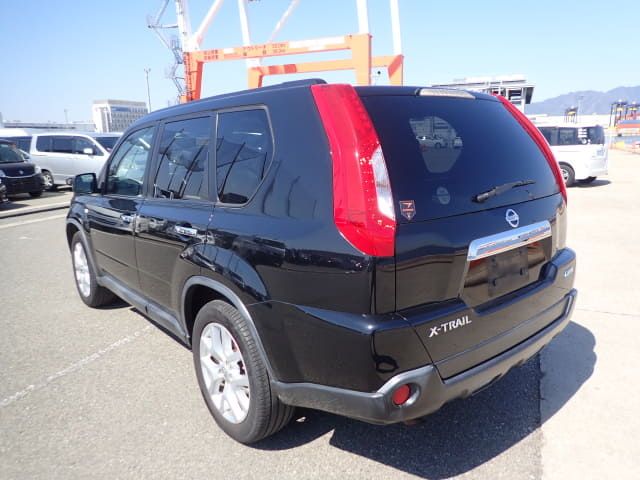 2010 NISSAN X-Trail
