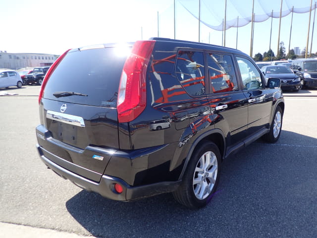 2010 NISSAN X-Trail