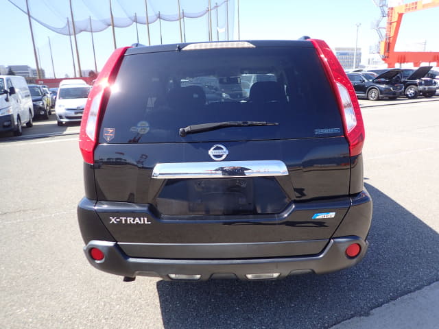 2010 NISSAN X-Trail