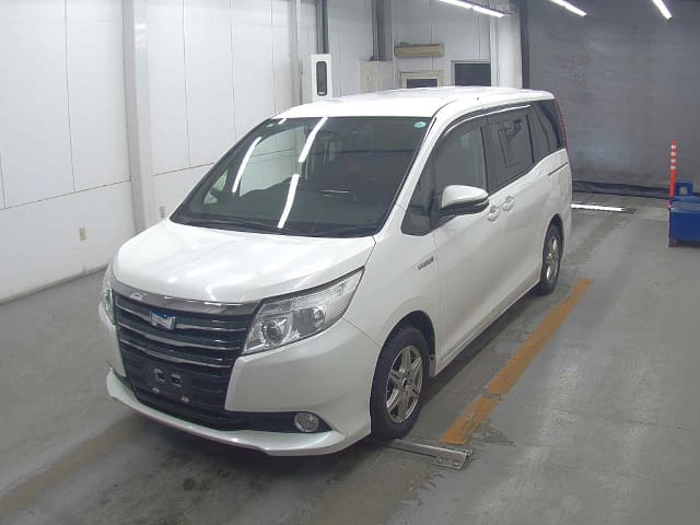 TOYOTA Noah Hybrid