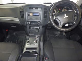 2010 MITSUBISHI Pajero