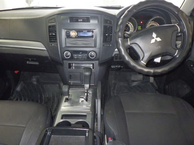 2010 MITSUBISHI Pajero