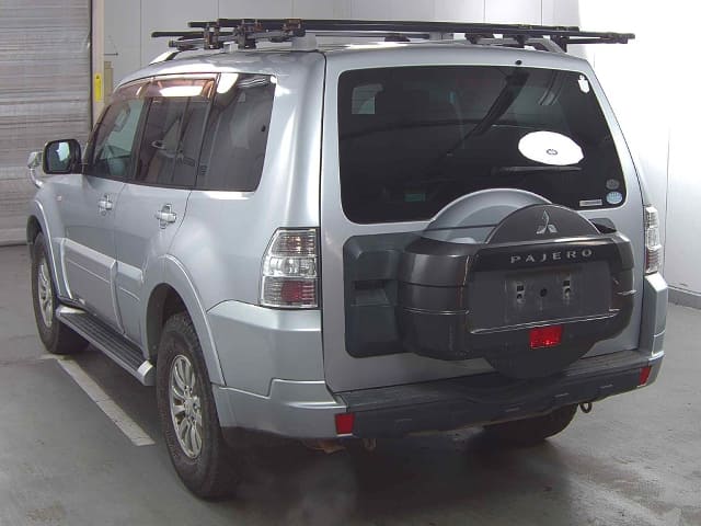 2010 MITSUBISHI Pajero