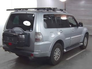 2010 MITSUBISHI Pajero