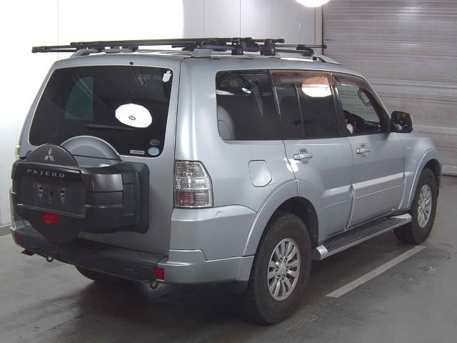 2010 MITSUBISHI Pajero