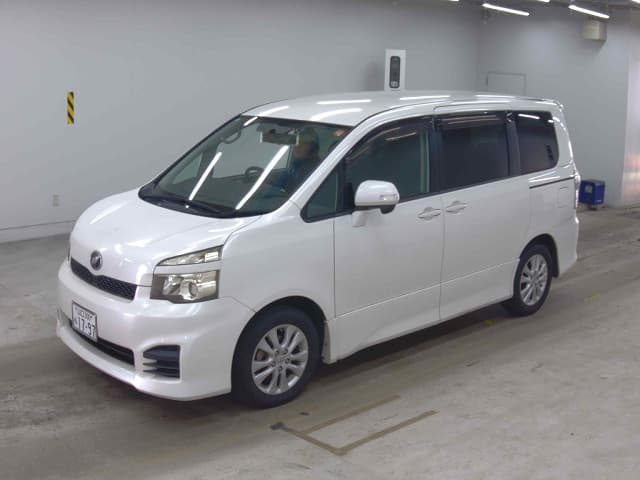 2010 TOYOTA Voxy