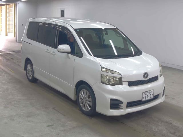 2010 TOYOTA Voxy