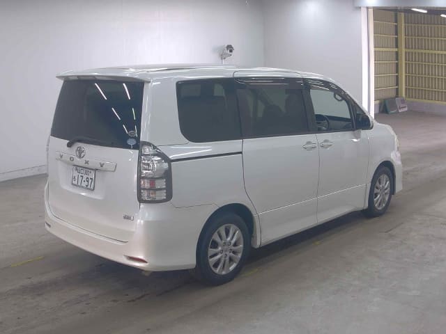 2010 TOYOTA Voxy