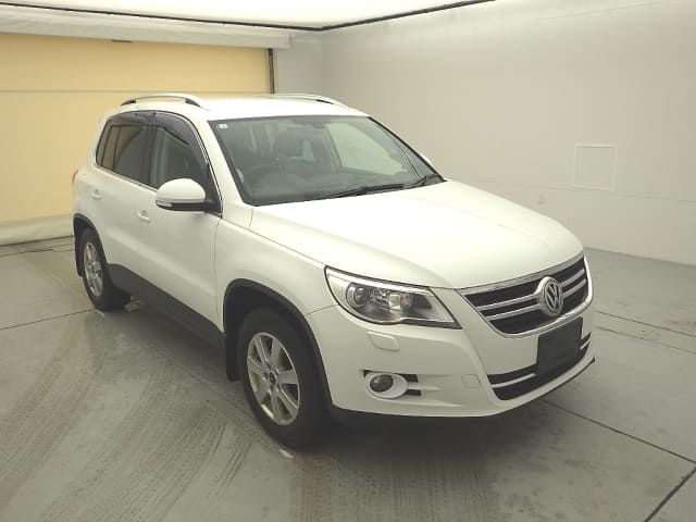 2011 VOLKSWAGEN Tiguan