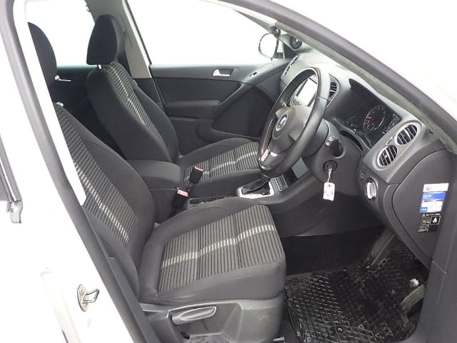 2011 VOLKSWAGEN Tiguan