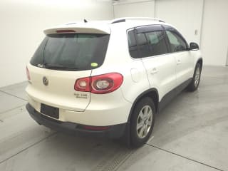 2011 VOLKSWAGEN Tiguan