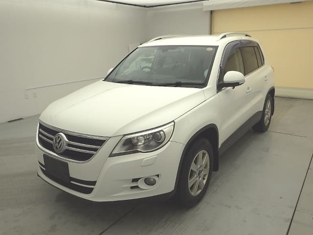 2011 VOLKSWAGEN Tiguan